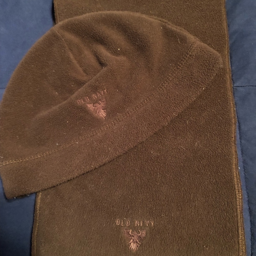 Old navy hat and scarf set